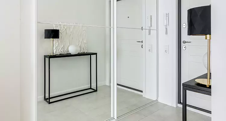 Mirrored Bifold Closet Doors Repair in Bayonet Point, FL